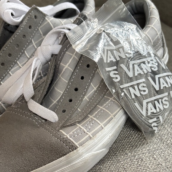 Vans Gray and White Low-Top Sneakers - Picture 2 of 2